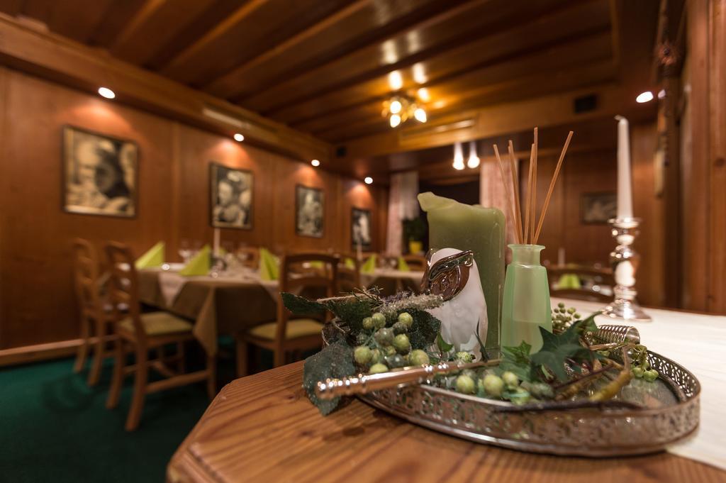 Hotel-Pension Das Platzl Schladming Esterno foto